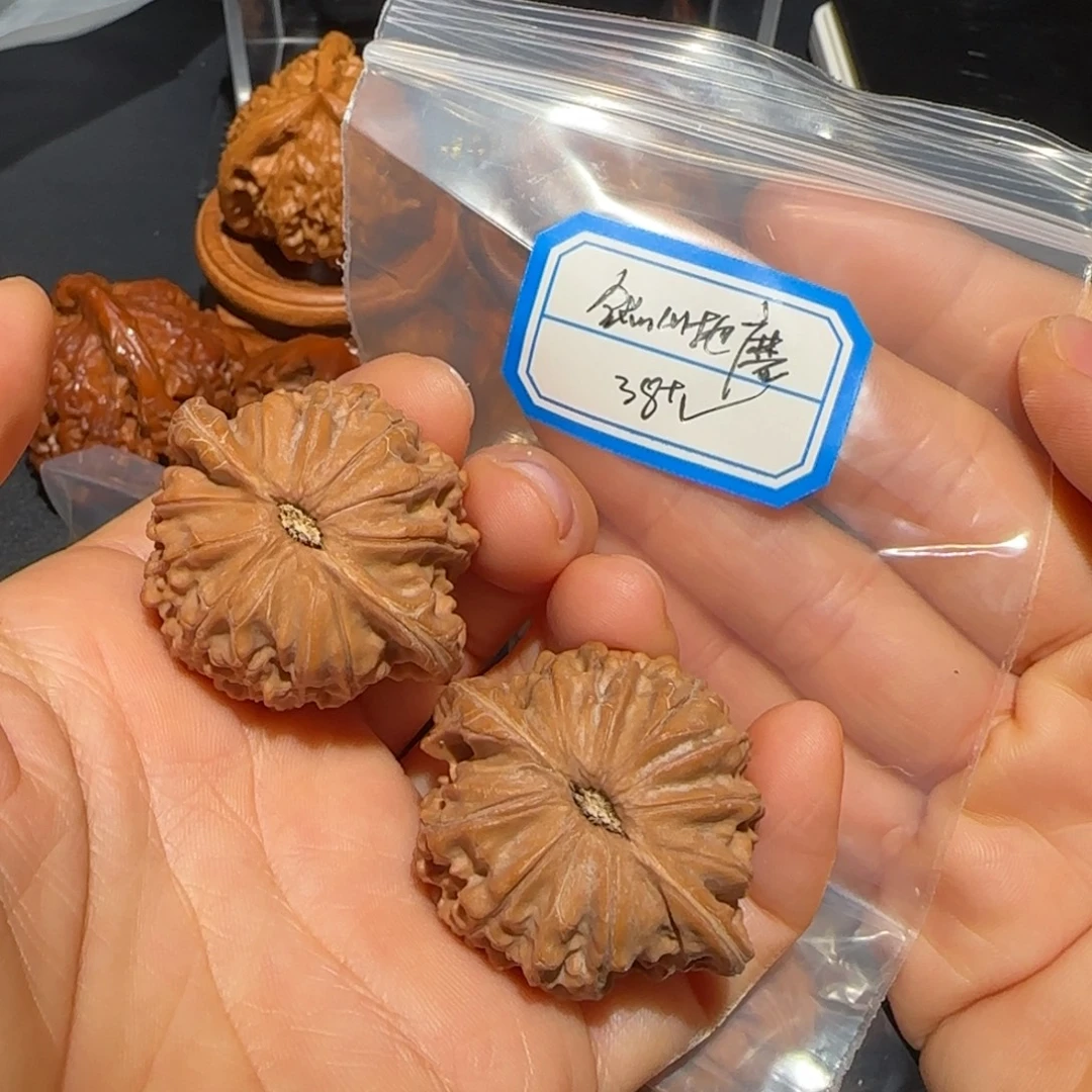 文玩核桃吊坠飞飞飞飞