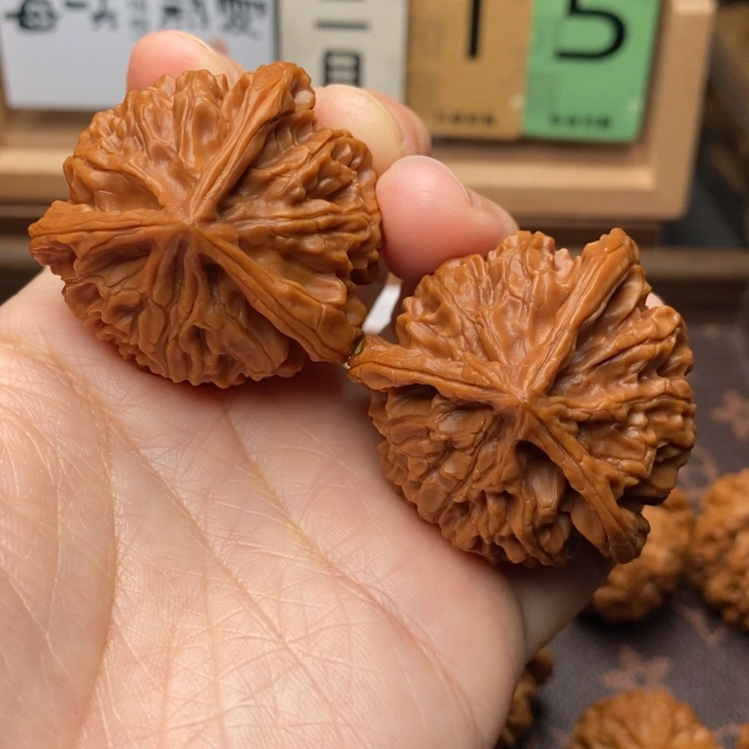 文玩核桃把件三棱43