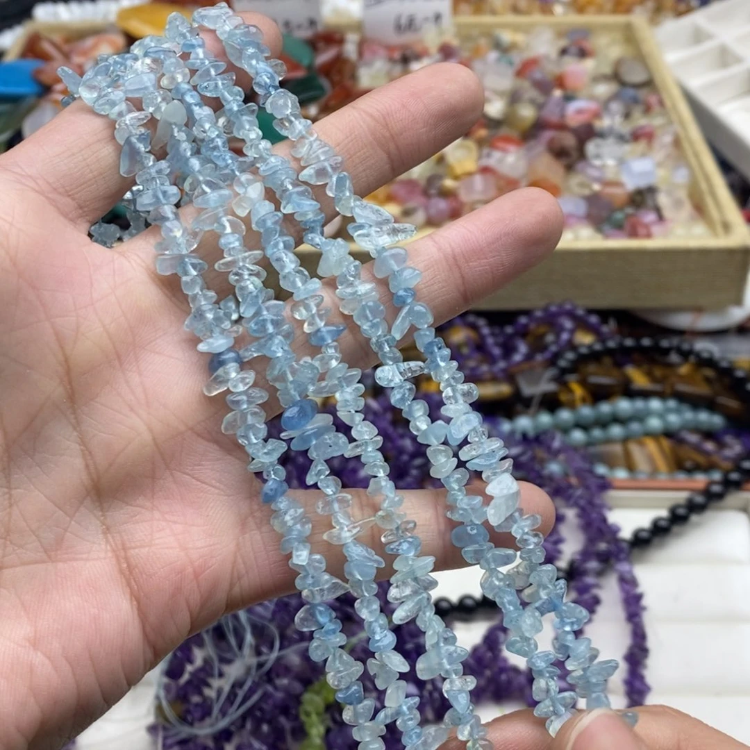玛瑙/玉髓未镶嵌珠宝半成品一条纯天然海蓝宝碎石