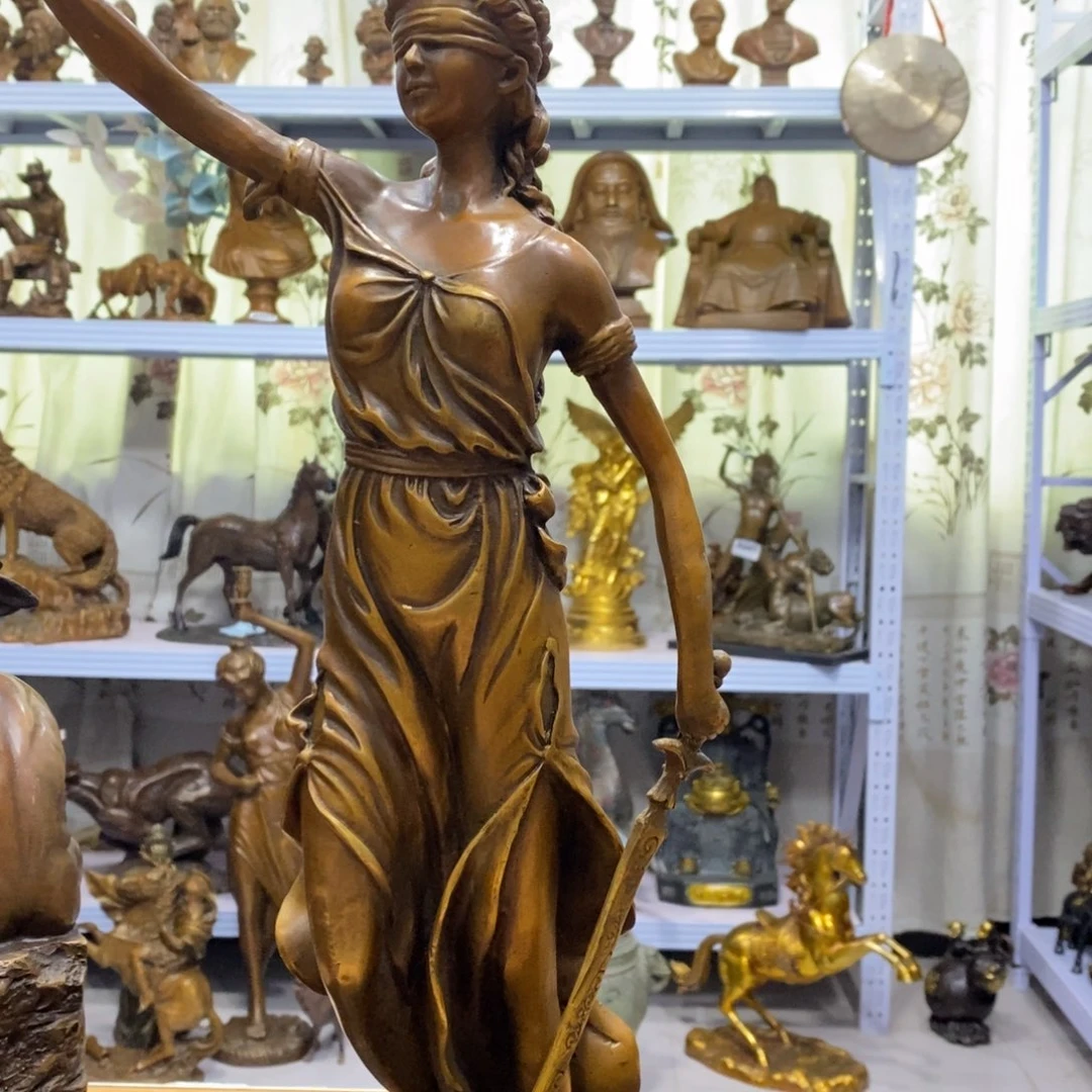 铜雕工艺品，公平女神