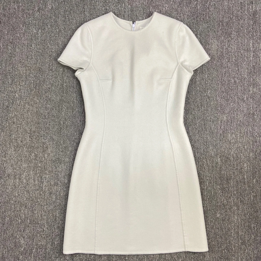 99新 DIOR/迪奥 2504293/38码/纯色圆领修身短袖连衣裙