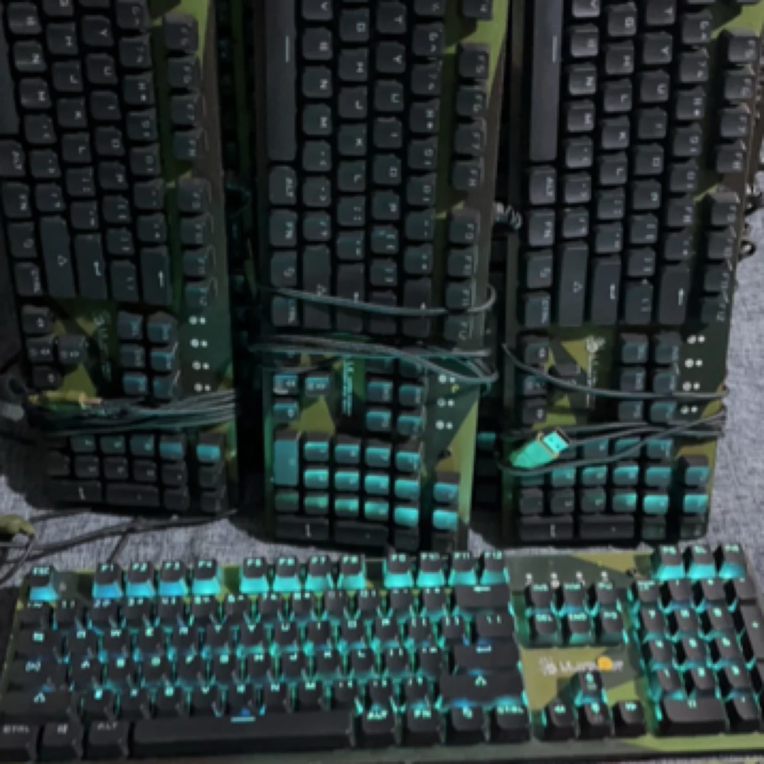 8新 双飞燕 血手F200q迷彩版真机械键盘lk拔插轴冰蓝背光轴音清脆