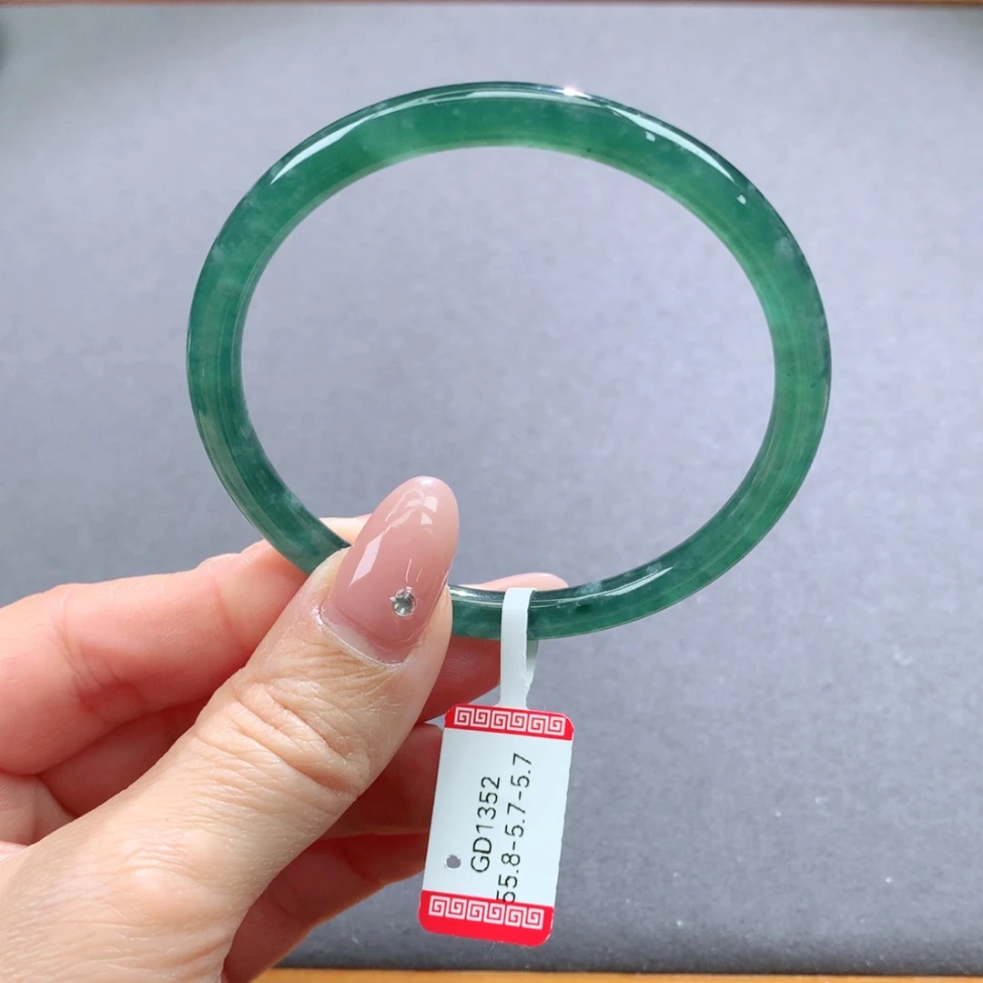 翡翠手镯未镶嵌天然翡翠手镯叮当镯