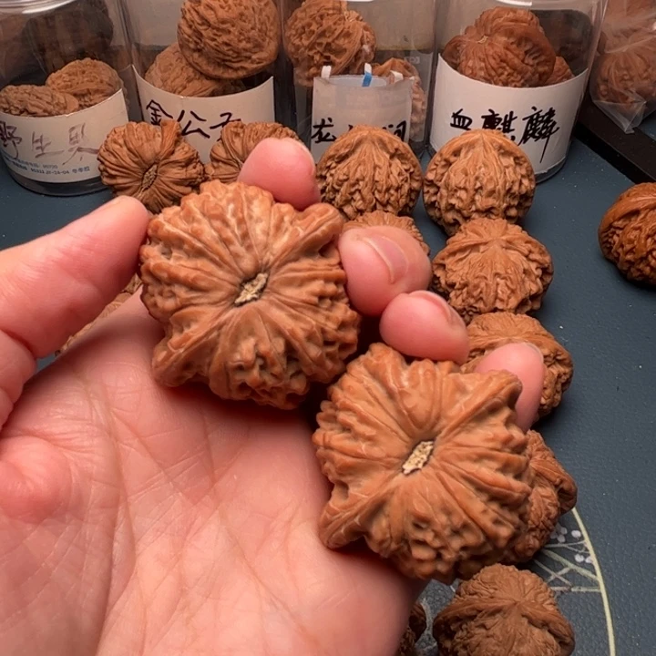 快***器文玩核桃吊坠41+平谷血麒麟