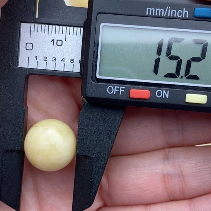 未镶嵌蜜蜡裸石微瑕白蜡珠