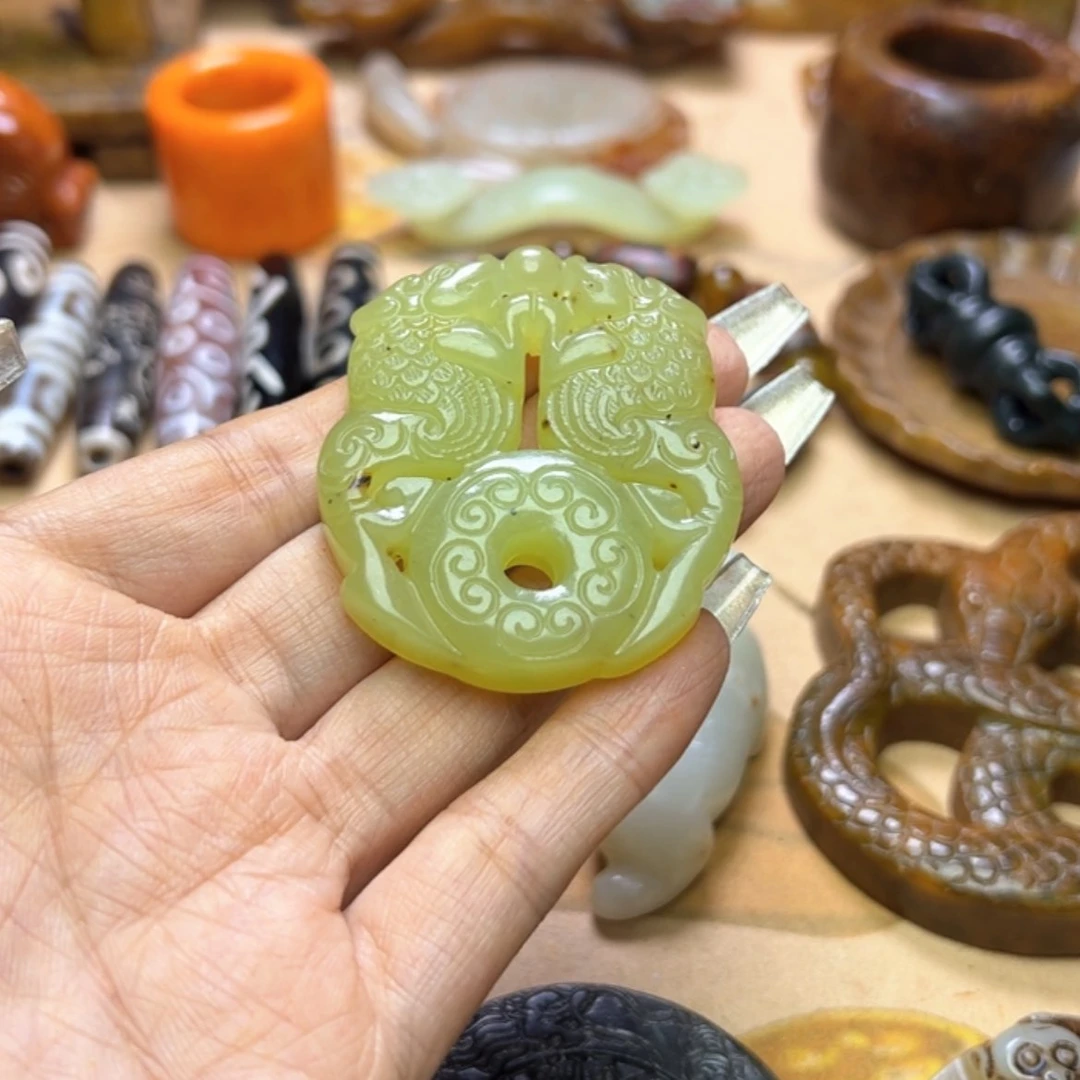 【闪购商品】蛇纹石玉颈饰未镶嵌