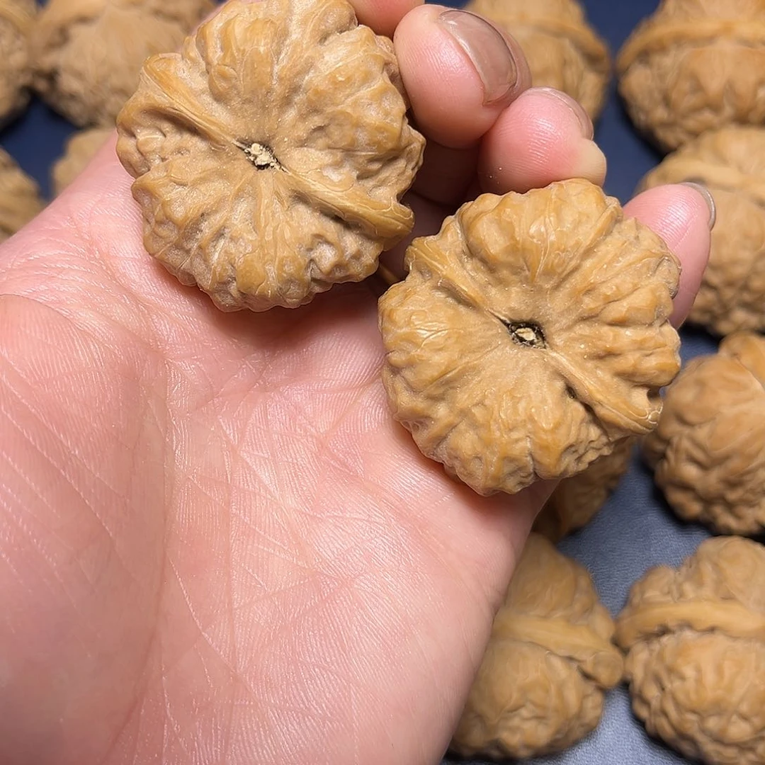 文玩核桃吊坠哇哇哇