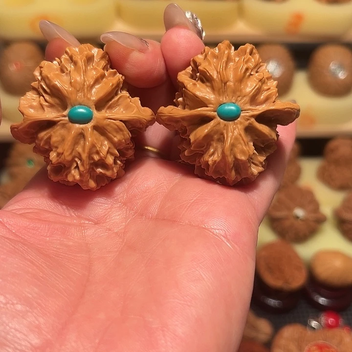 @***见桃核吊坠精品核桃