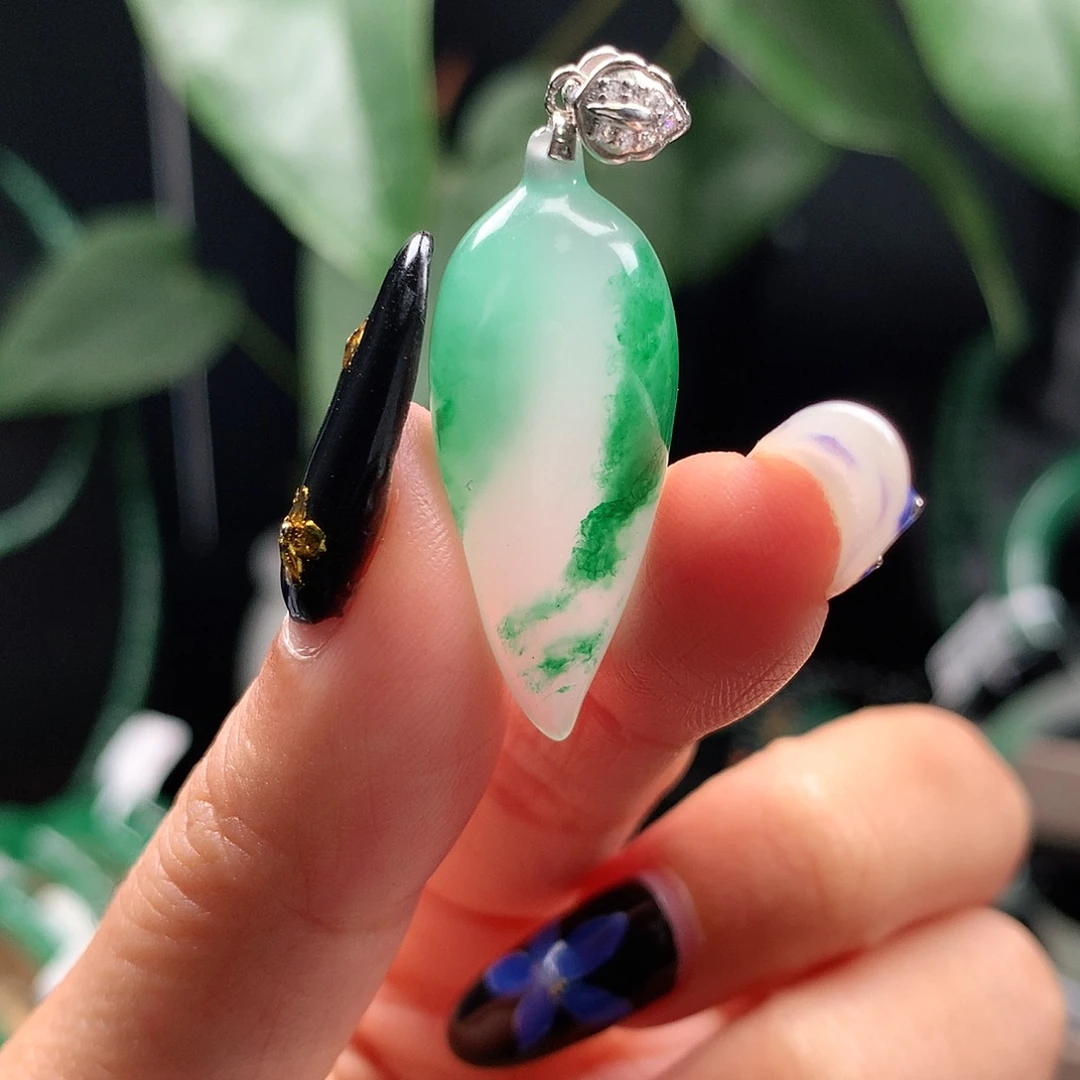 石英质玉未镶嵌吊坠