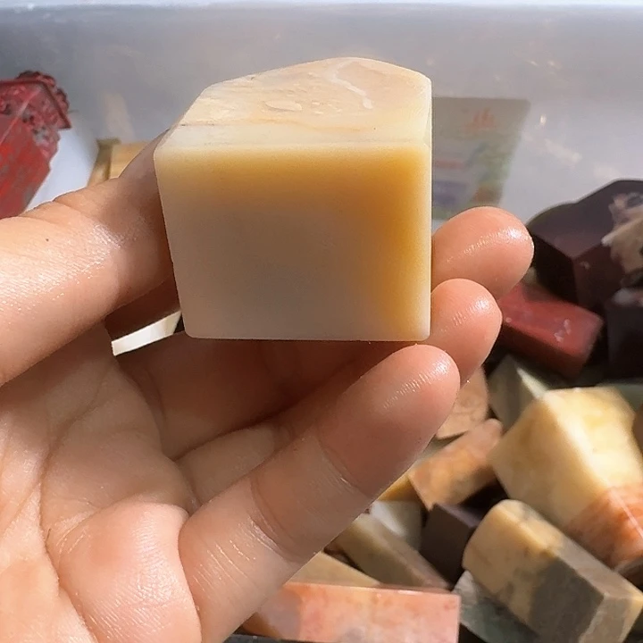 寿山石A***清寿山石的颜色