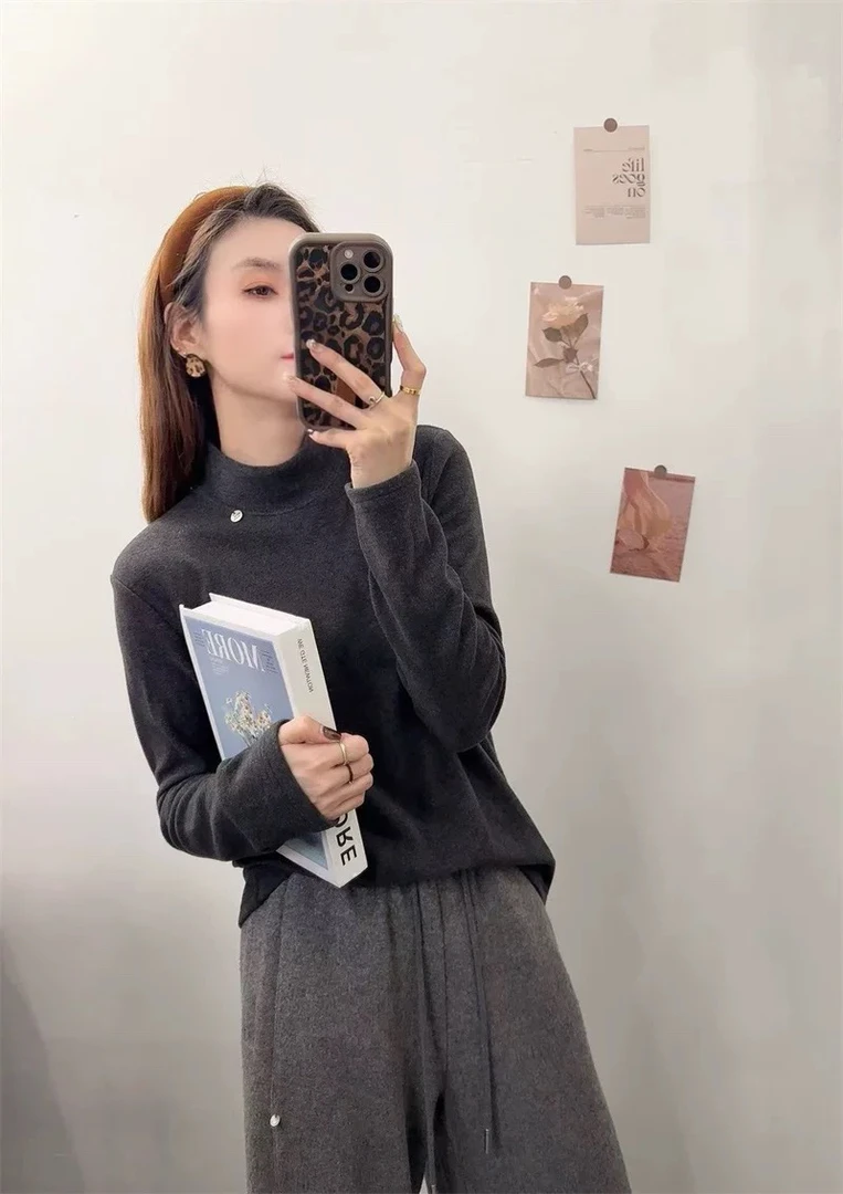 晨妹～高品质超软半高领加绒加厚打底衫8851