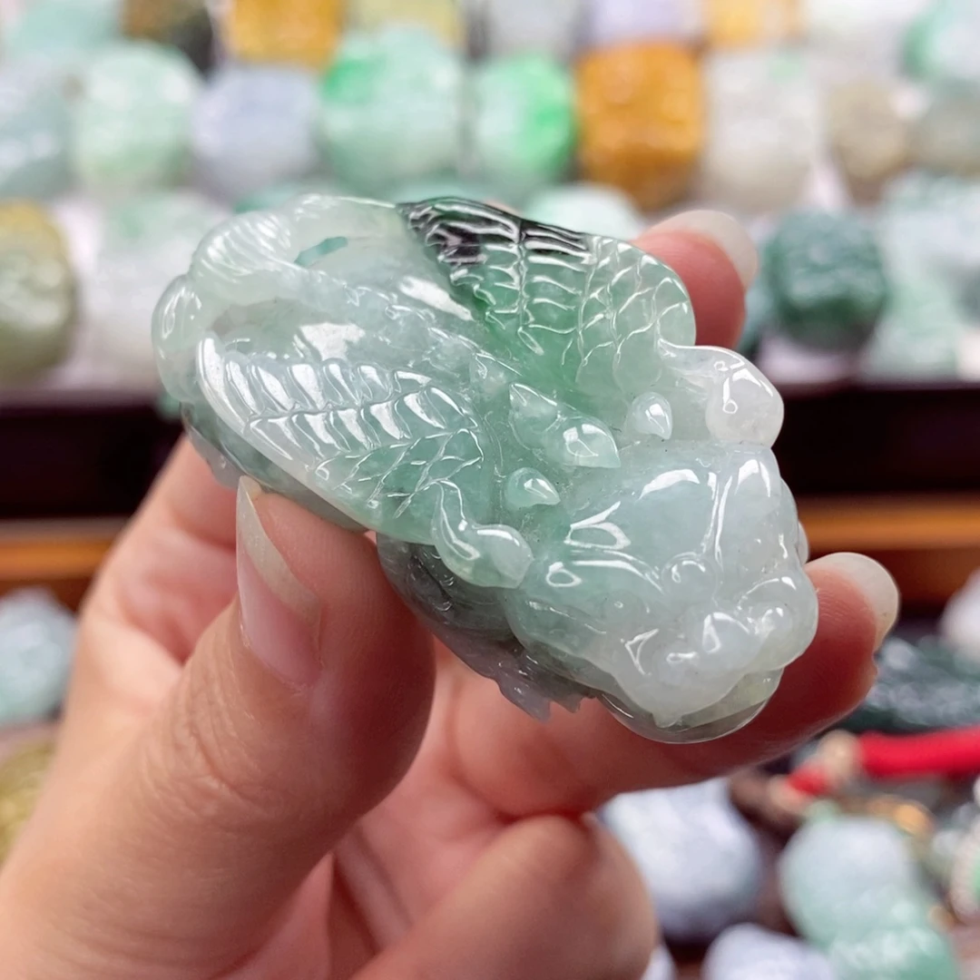 每***天翡翠未镶嵌颈饰翡翠