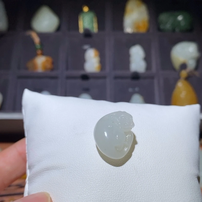 【闪购商品】吊坠(不含链)未镶嵌和田玉