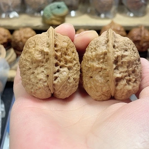 文玩核桃把件镇妖塔带彩40差克重