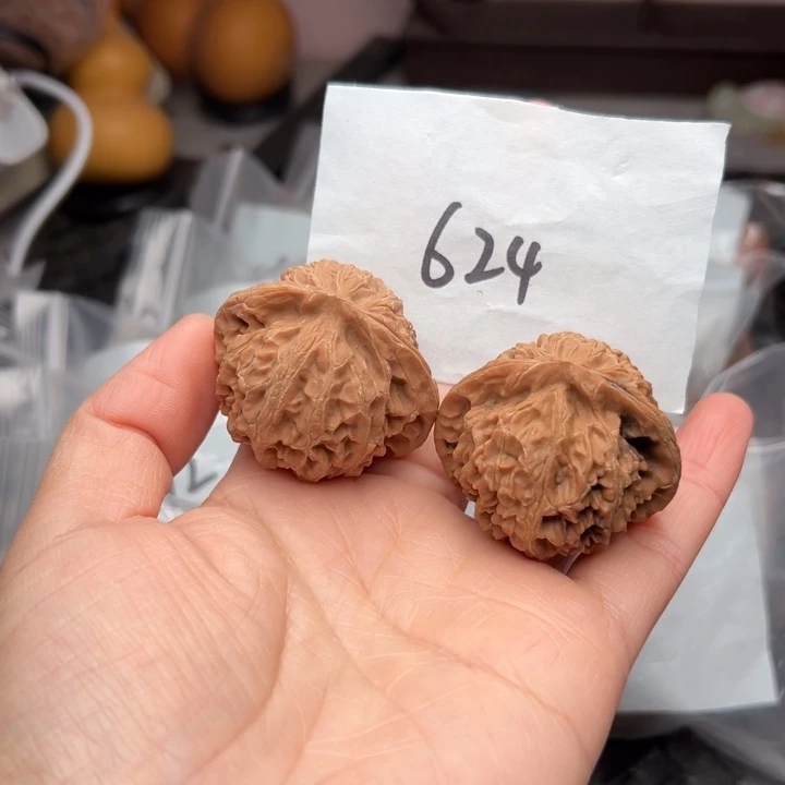 核桃43尺寸桃心宫灯