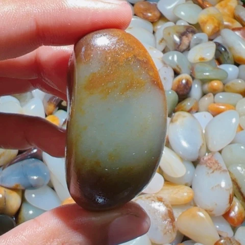 和田玉未镶嵌珠宝奇石50克