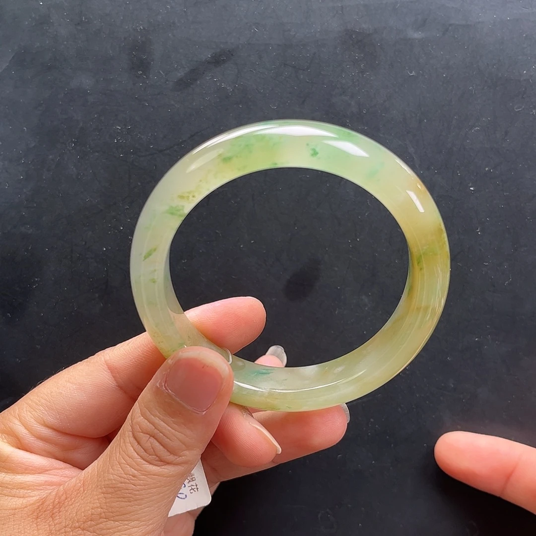 石英质玉未镶嵌手镯