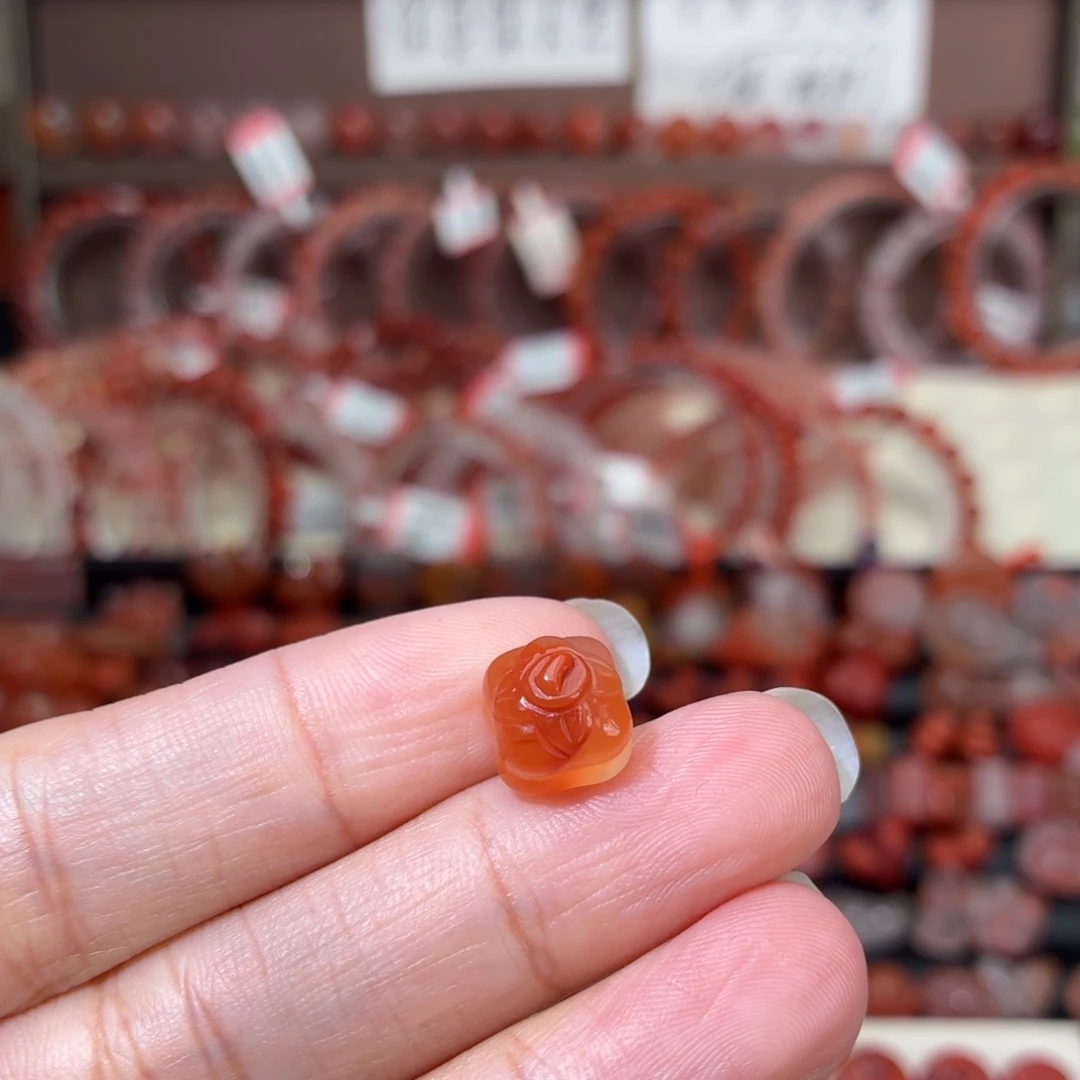 南红玛瑙未镶嵌颈饰柿子