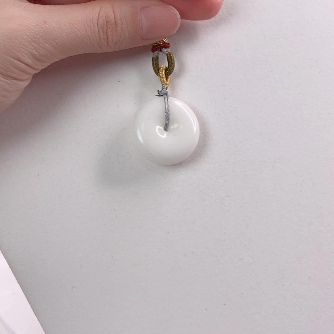 蓝田玉（蛇纹石化大理石玉）颈饰未镶嵌蔷****人