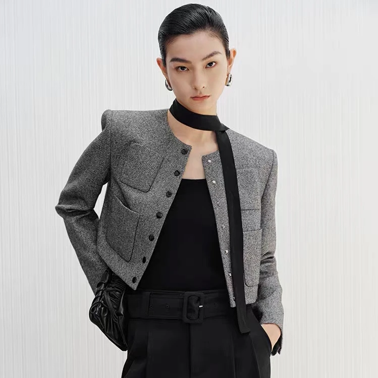 断码特价，女款小香风短款外套夹克130斤内穿