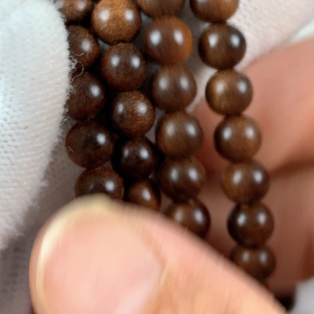 飞***。木质类檀香木老山檀香檀香王0:6，焦糖奶香