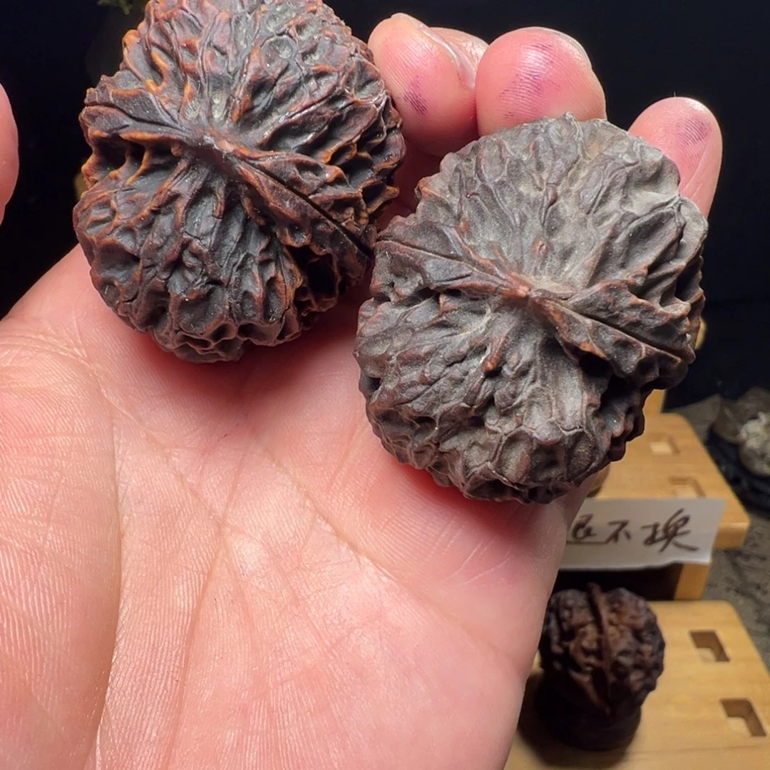 文玩核桃吊坠凤凰牡丹45mm