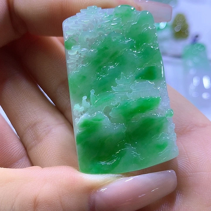 翡翠未镶嵌颈饰天然翡翠A货吊坠