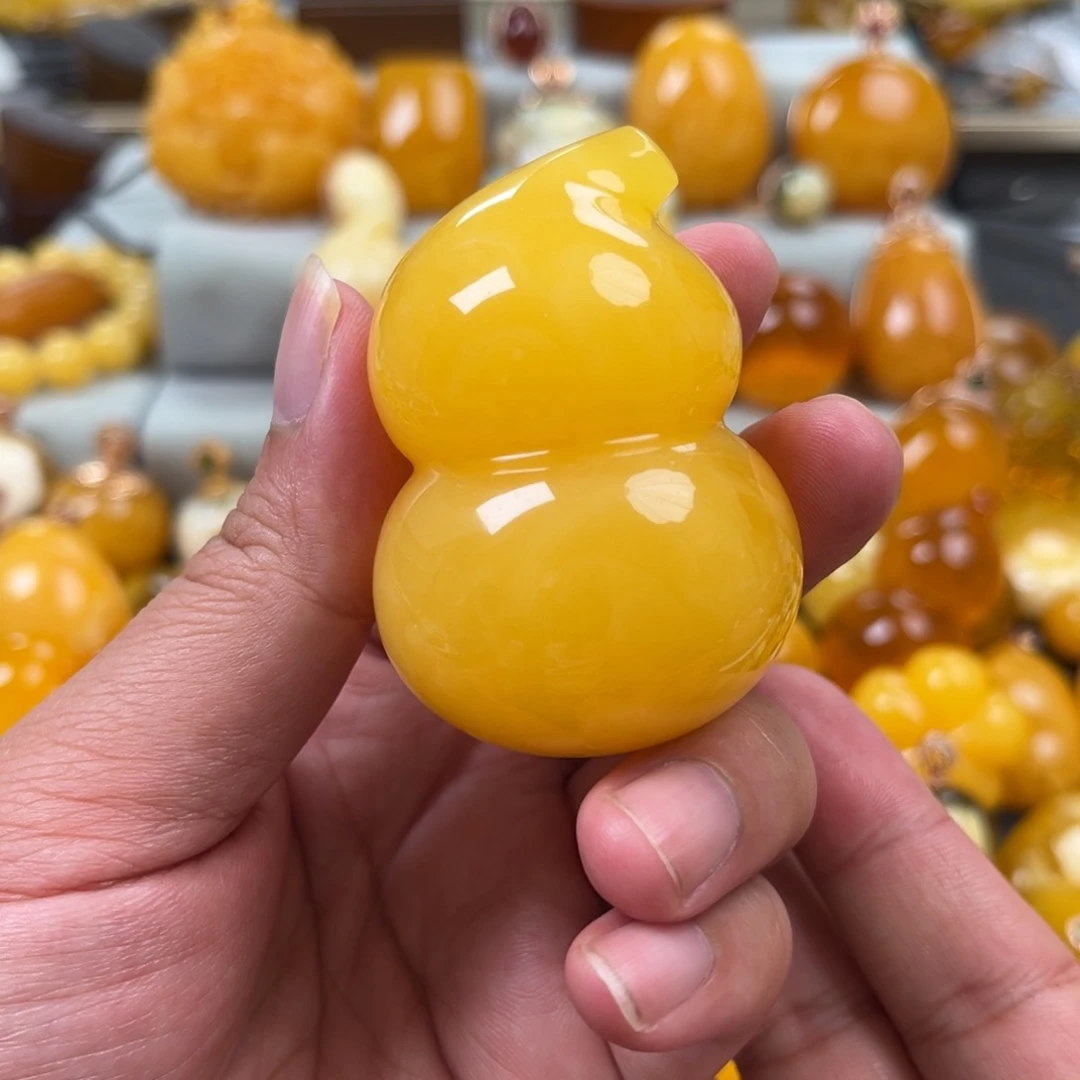 蜜蜡未镶嵌珠宝奇石