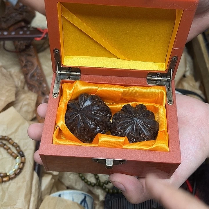 大叶紫檀（黑酸枝木类）