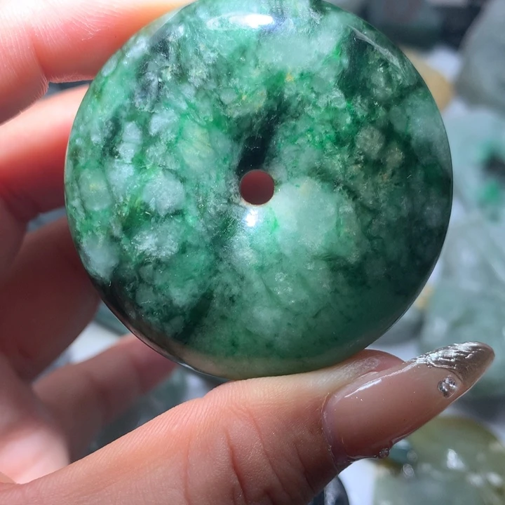 翡翠未镶嵌颈饰保真天然A货翡翠