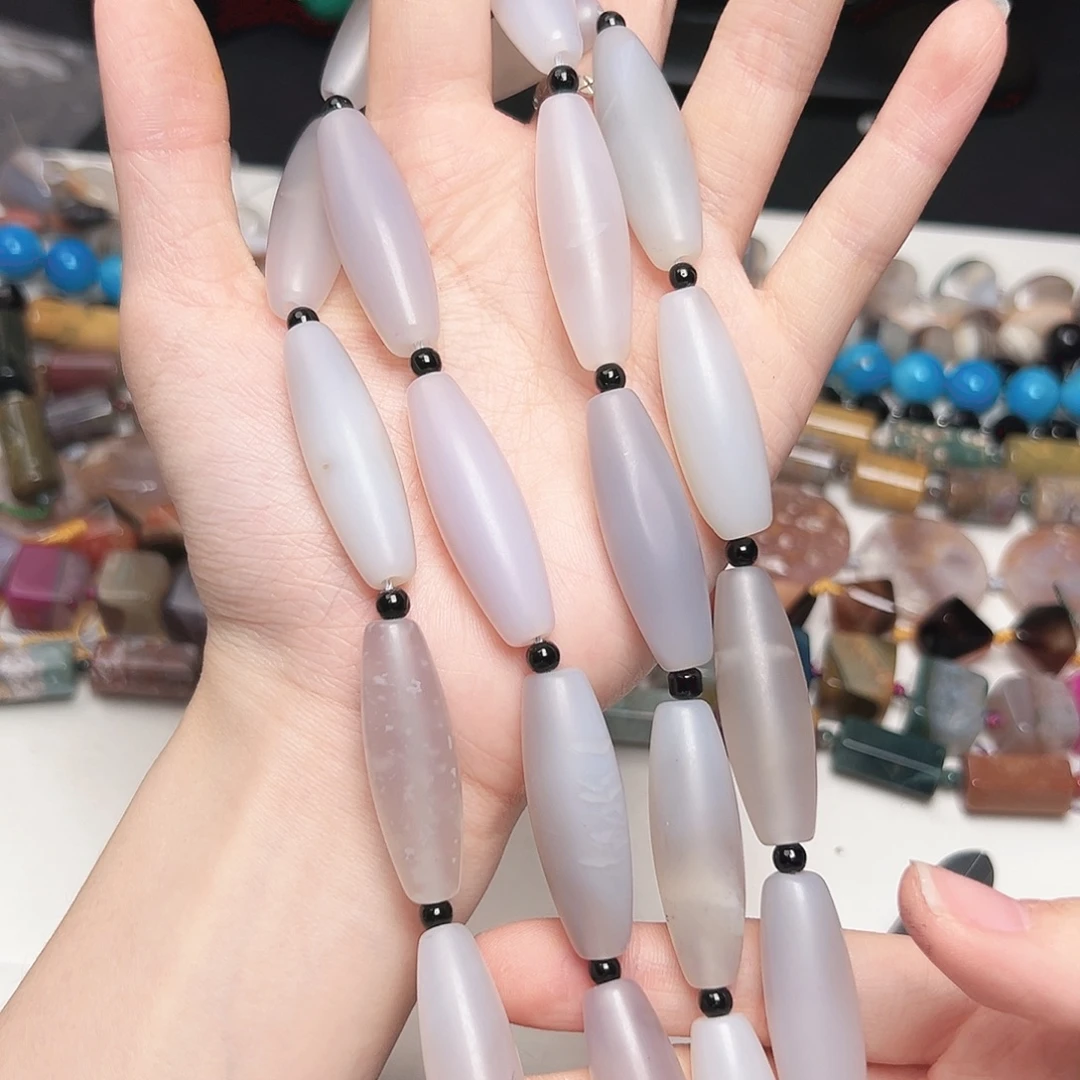 玛瑙/玉髓合金珠宝半成品x18。玛瑙11mm椭圆珠一条