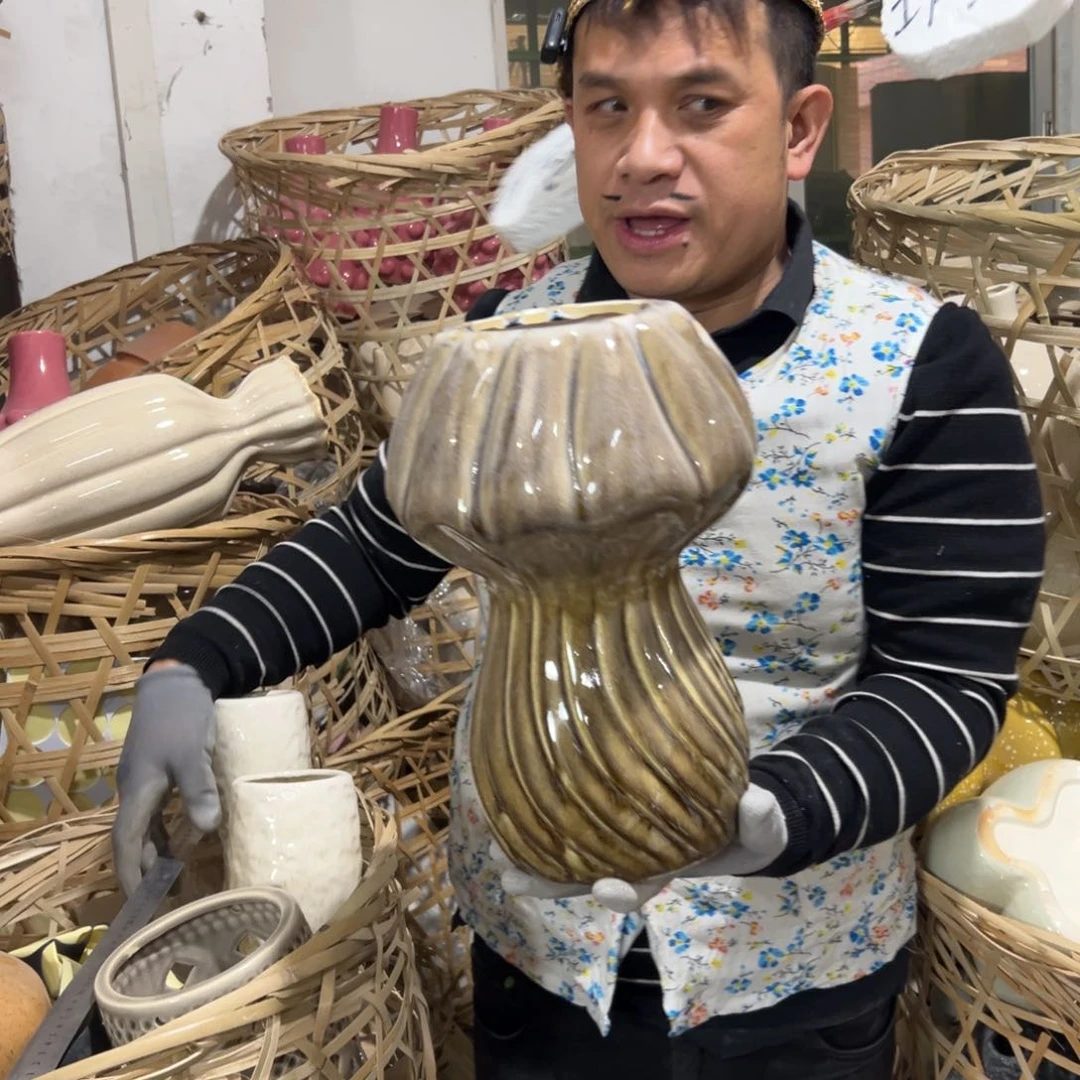 摆件145 号高中低温陶瓷工艺瓶（部分微瑕）