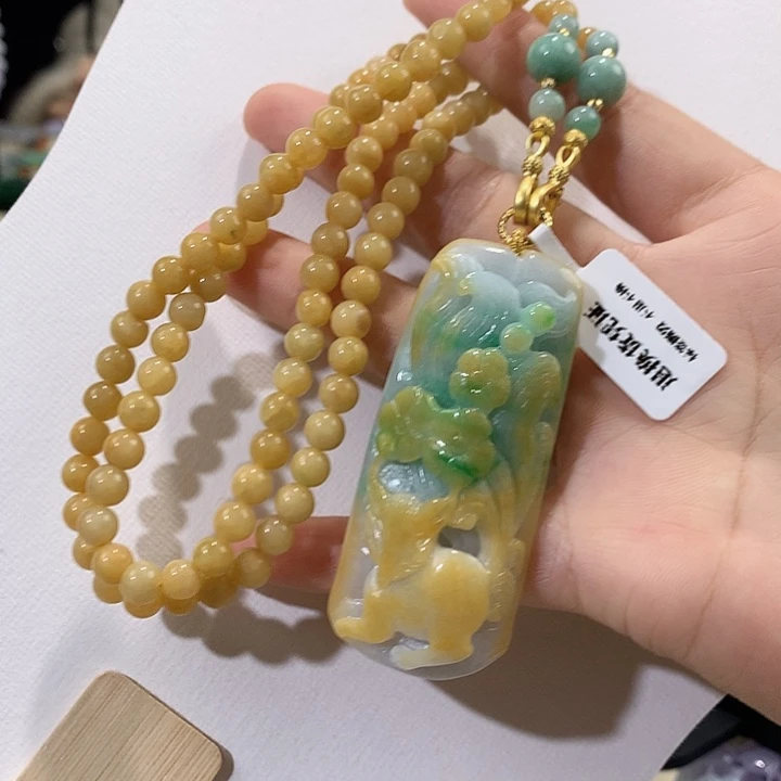 翡翠未镶嵌颈饰翡翠吊坠