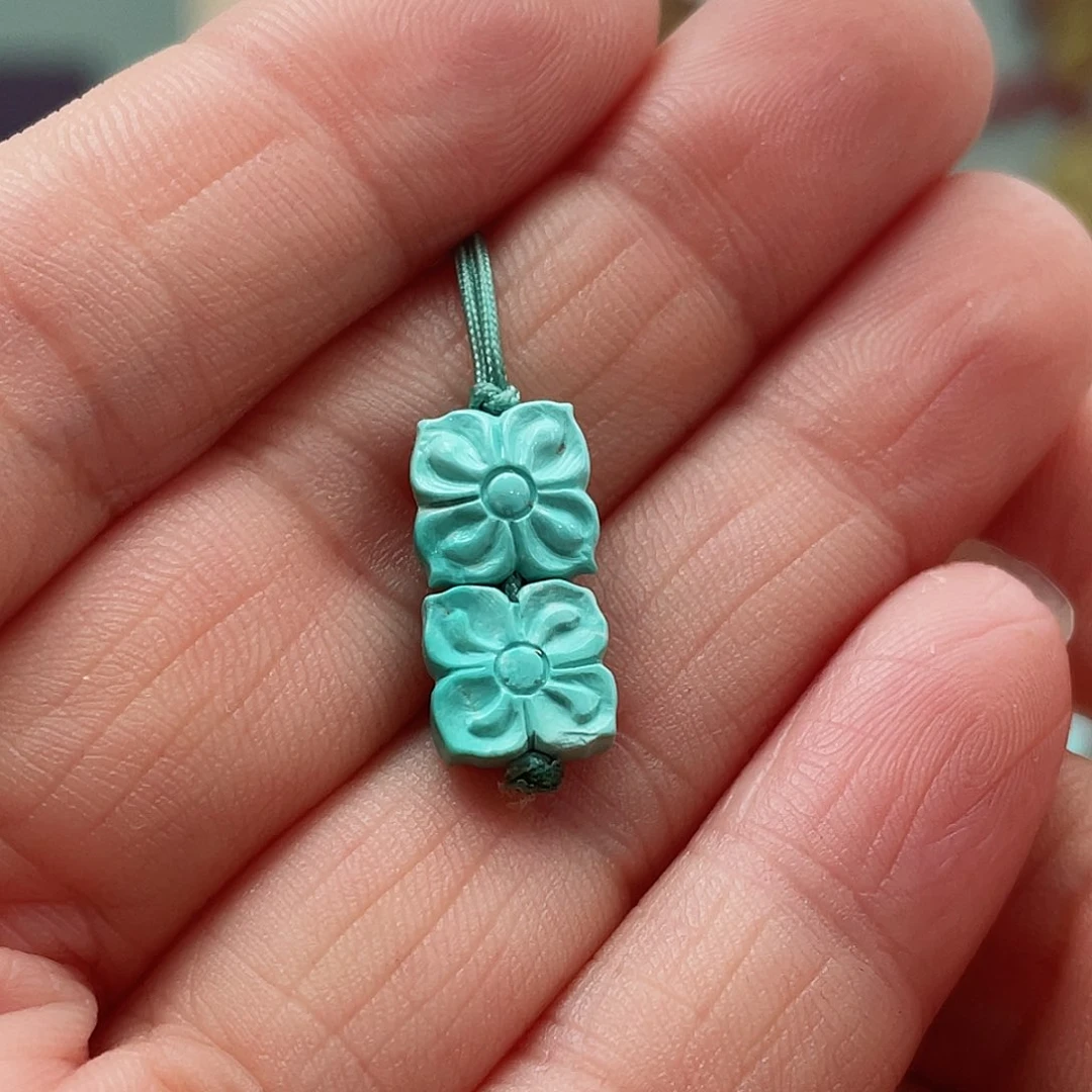 绿松石颈饰未镶嵌