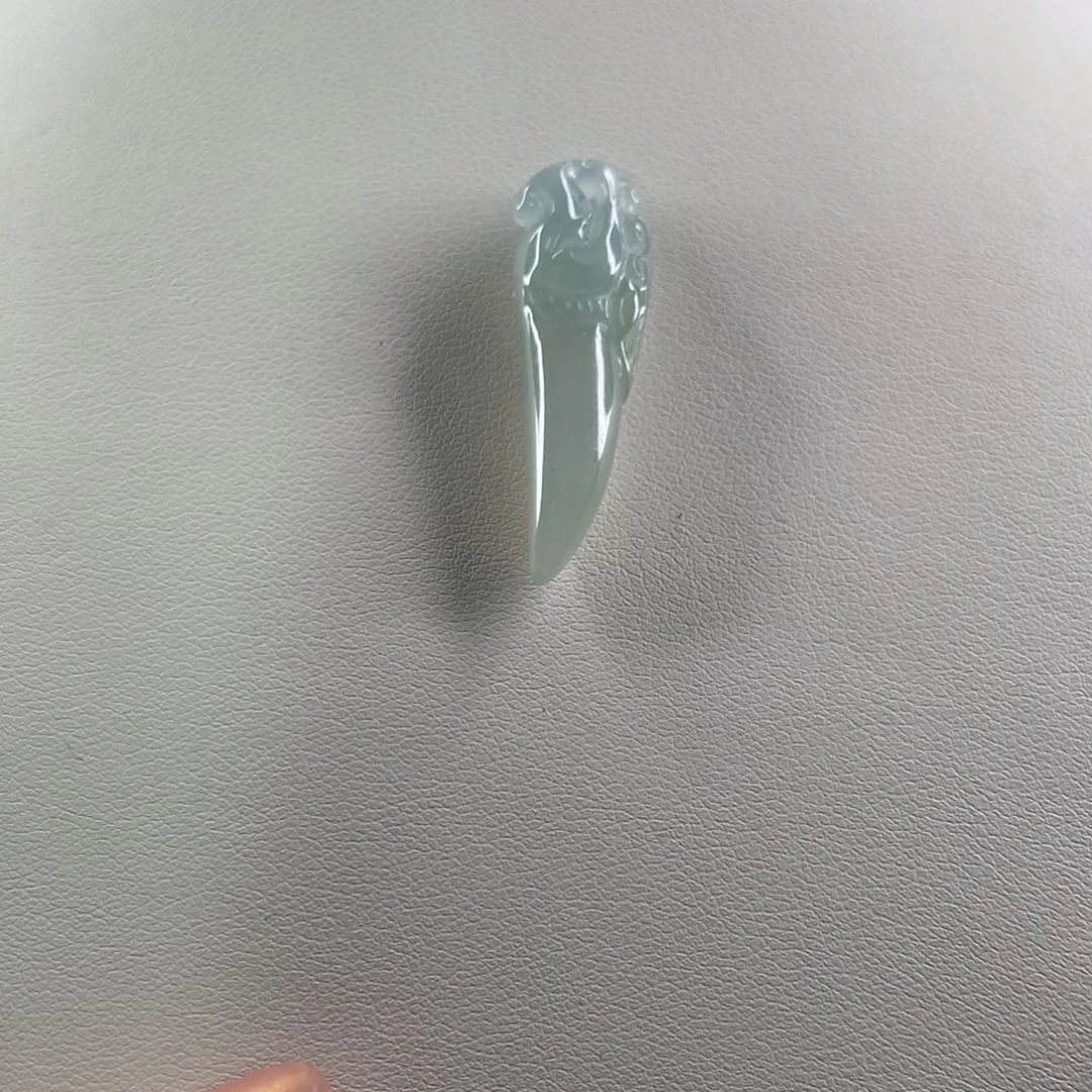 翡翠未镶嵌颈饰缅甸天然A货翡翠 龙牙