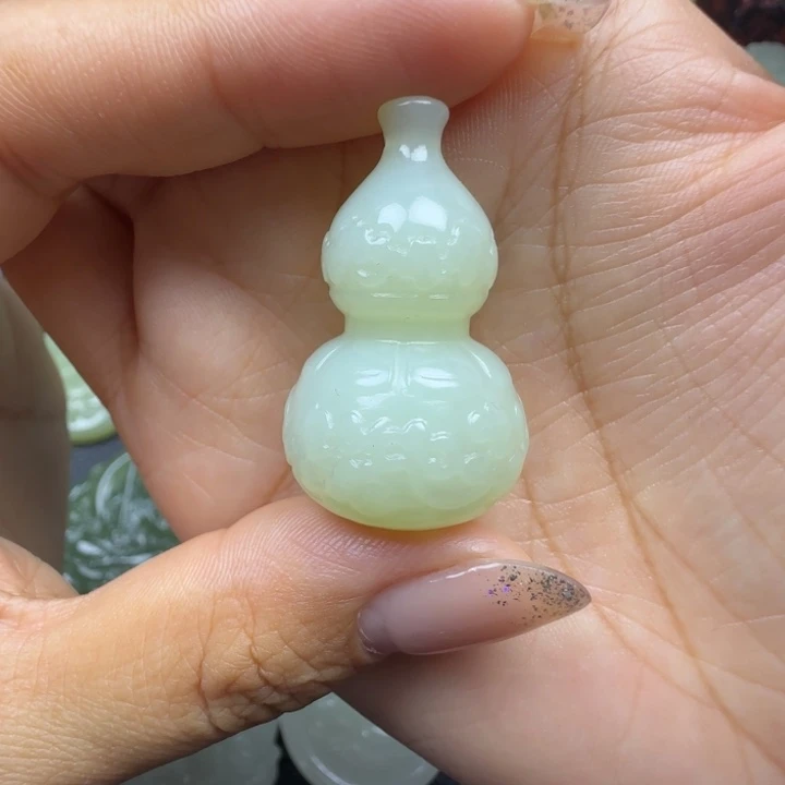 和田玉未镶嵌珠宝奇石