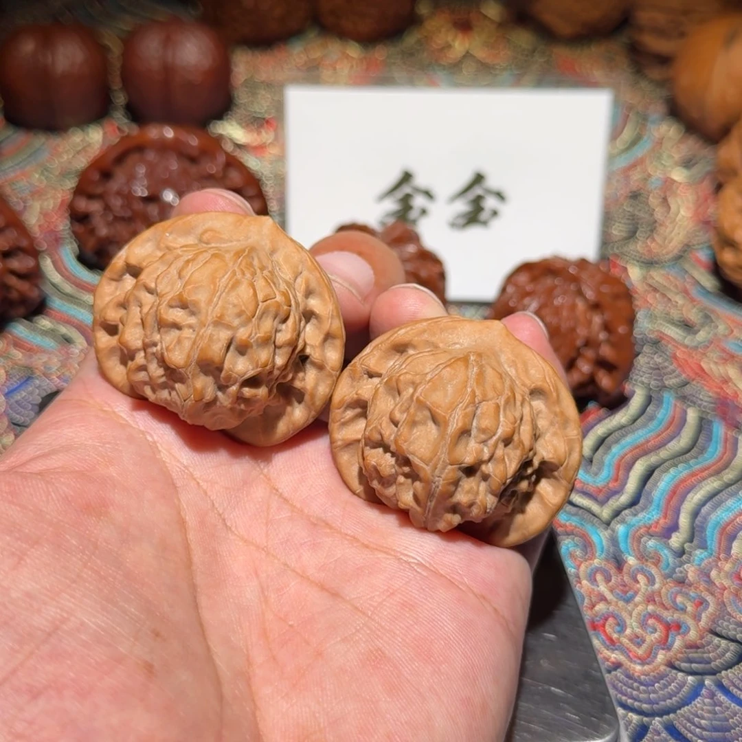 把件核桃767图图，尺寸42 40 36