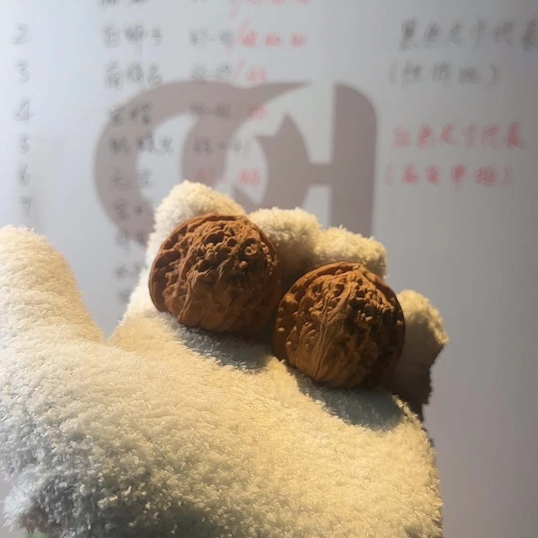 文玩核桃吊坠36白狮子