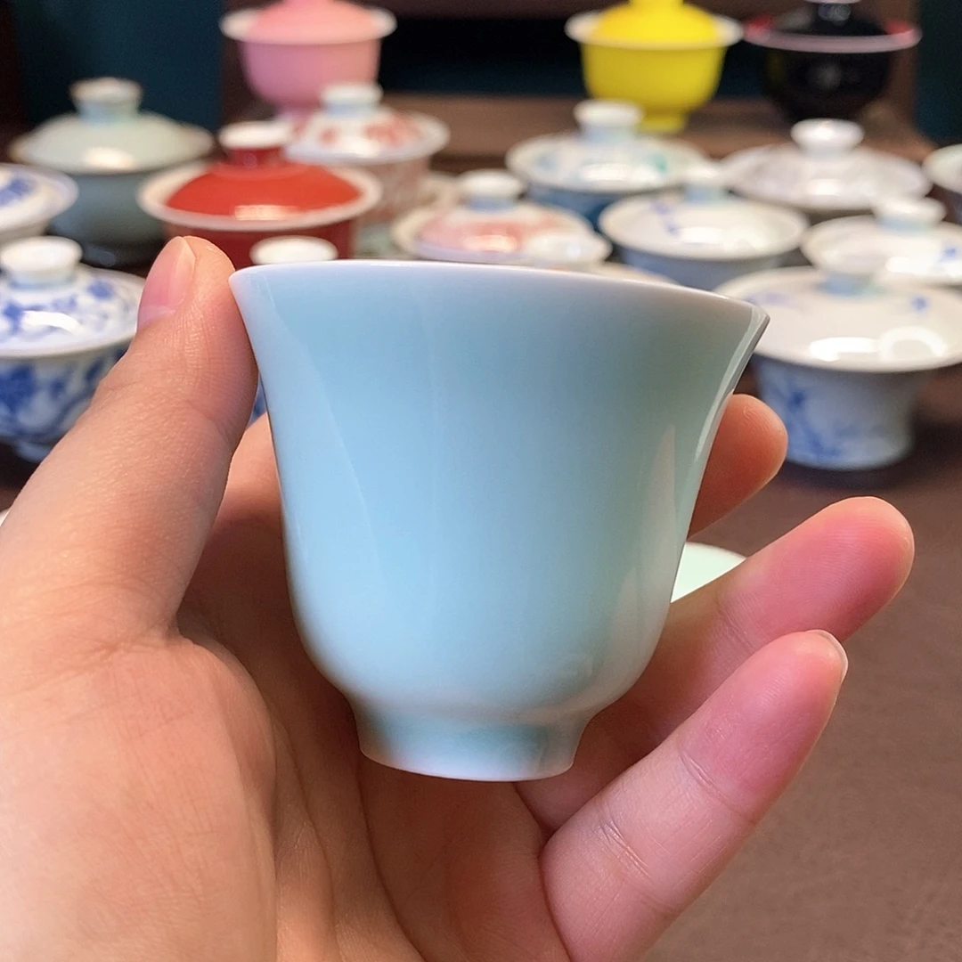 柴窑梅子青釉杯子。