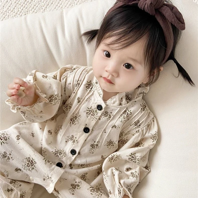 女宝宝满月哈衣爬爬服时尚长袖连体衣春秋款婴儿可爱碎花外出服