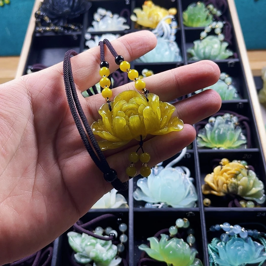 未镶嵌蛇纹石玉颈饰