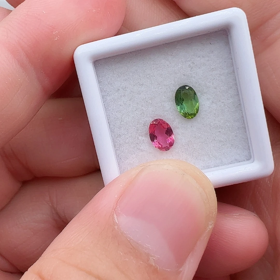 碧玺4✖️6裸石2颗未镶嵌