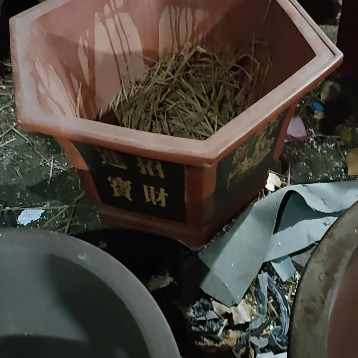二***食对角外口径70厘米左右六角形花盆两个