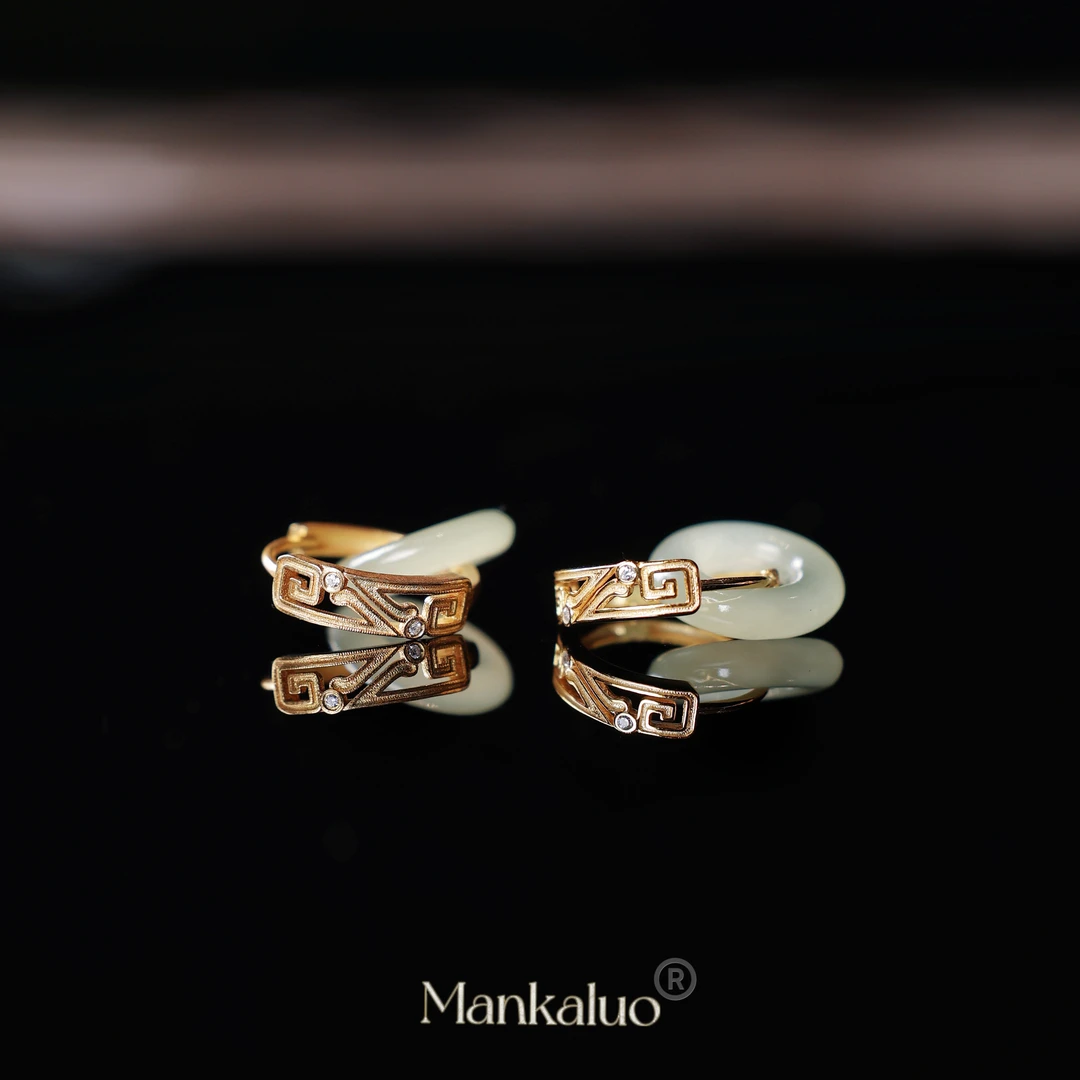 【沁心】天然和田玉时尚设计平安扣甜甜圈耳环