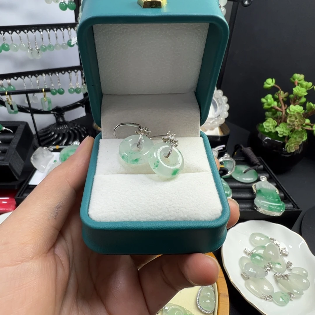 石英质玉（非洲翠）银S925镶嵌耳坠