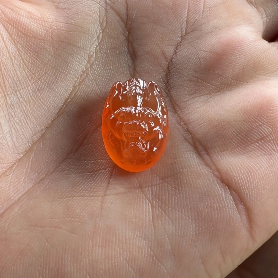 南红玛瑙未镶嵌兽面背云