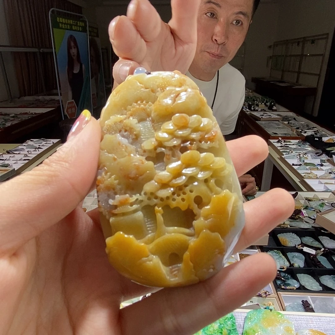 翡翠未镶嵌颈饰翡翠