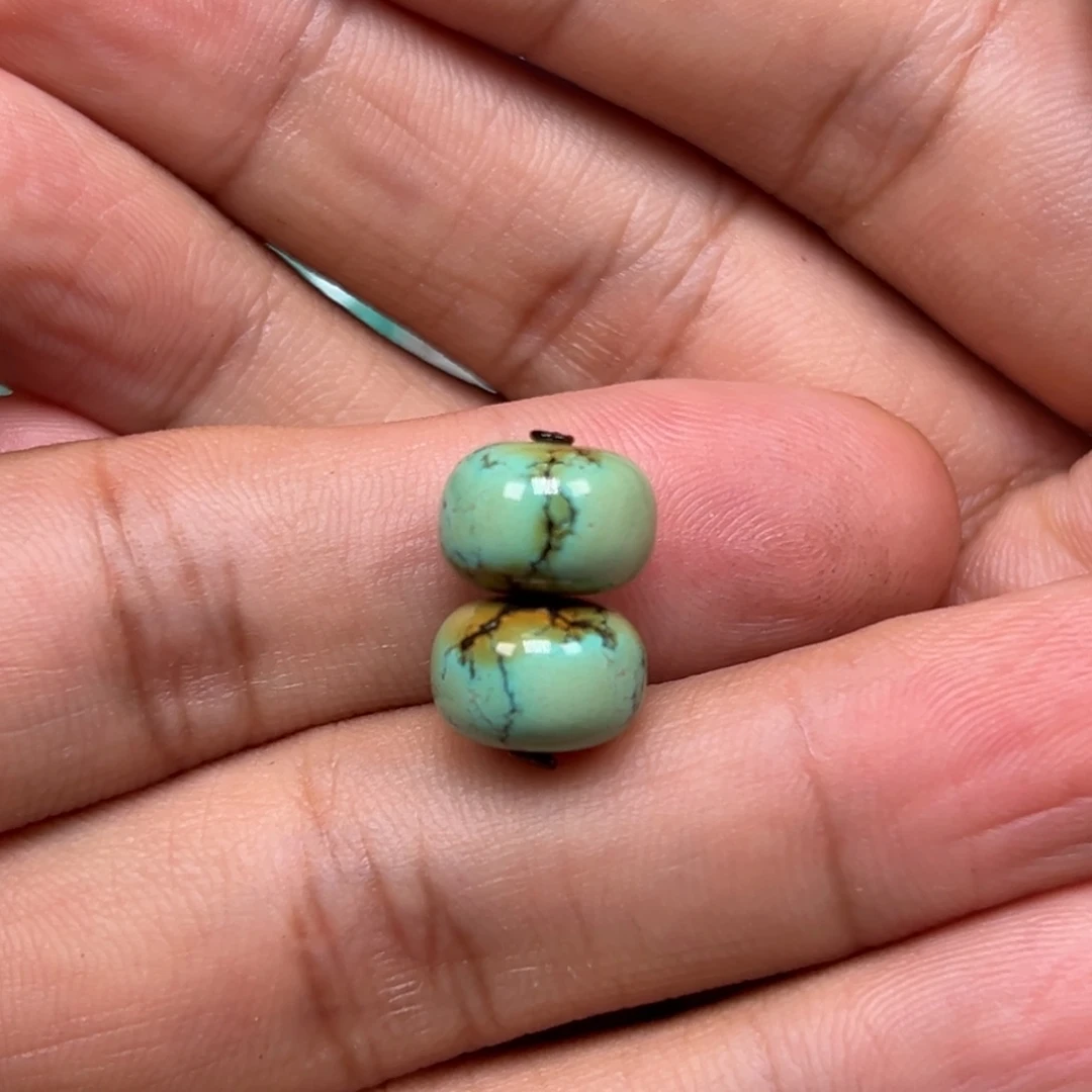 白****未镶嵌绿松石珠宝奇石