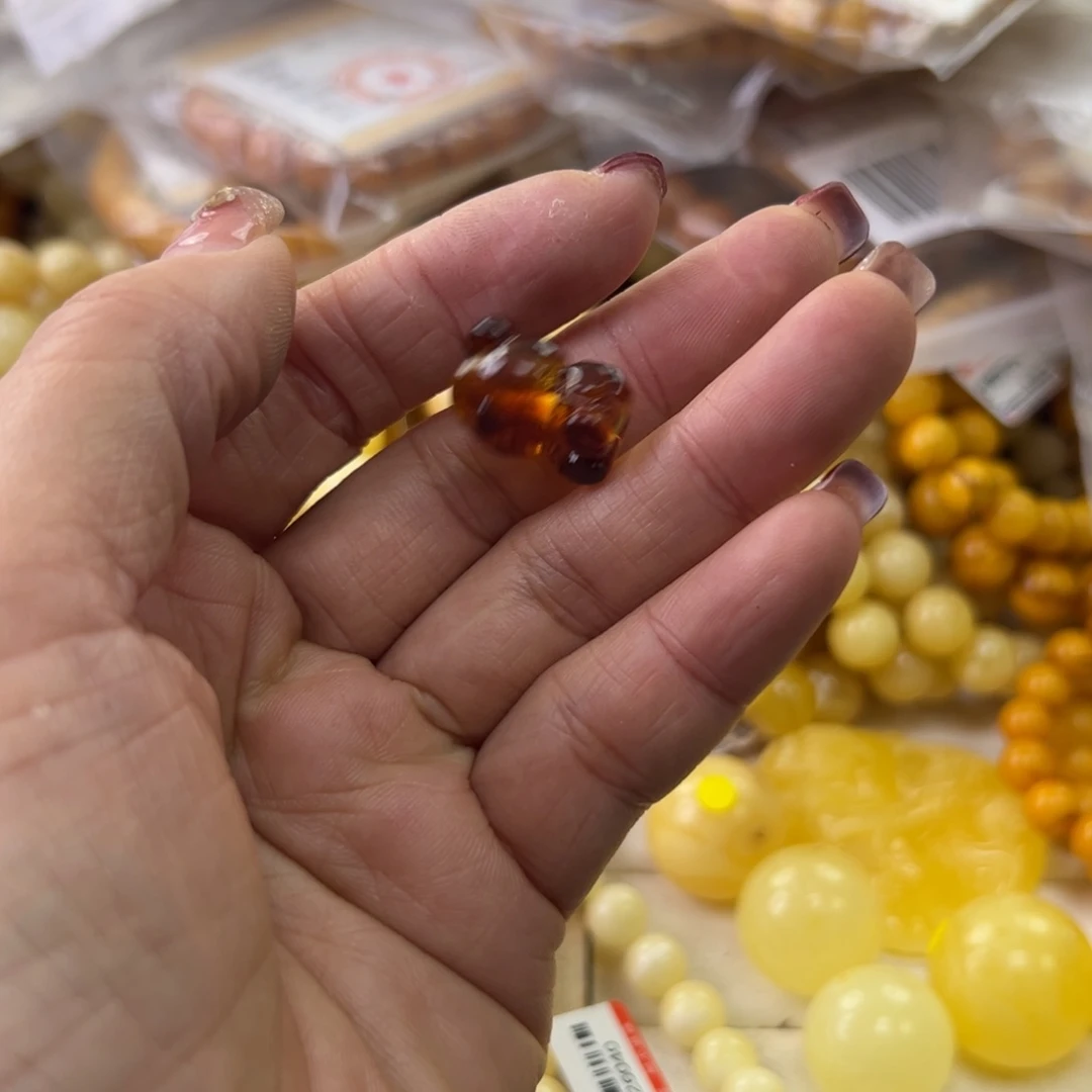 琥珀珠宝奇石未镶嵌