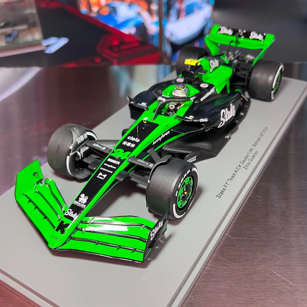 Spark Kick索伯C44巴林大奖赛2024周冠宇树脂1:18汽车模型